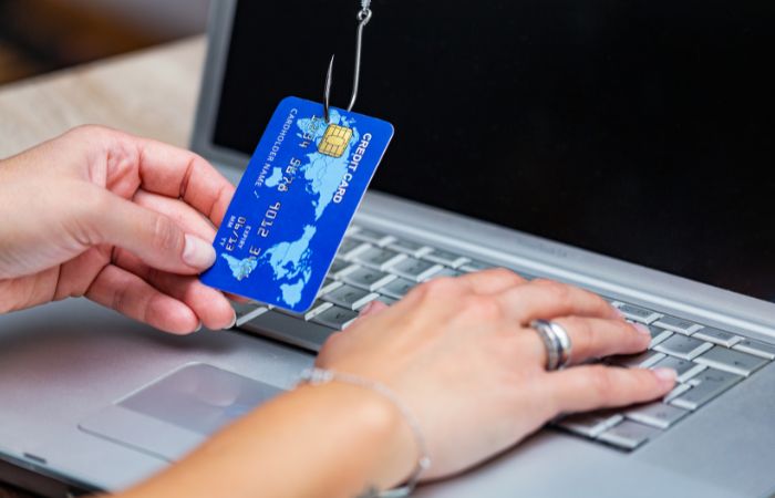 Mind Games and Malicious Links: Social Engineering vs Phishing