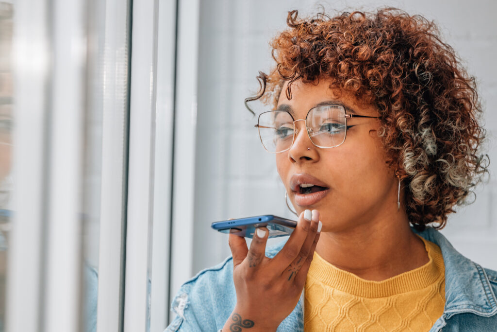 Woman leaving a voicemail since her recipient's phone is dead and won't ring