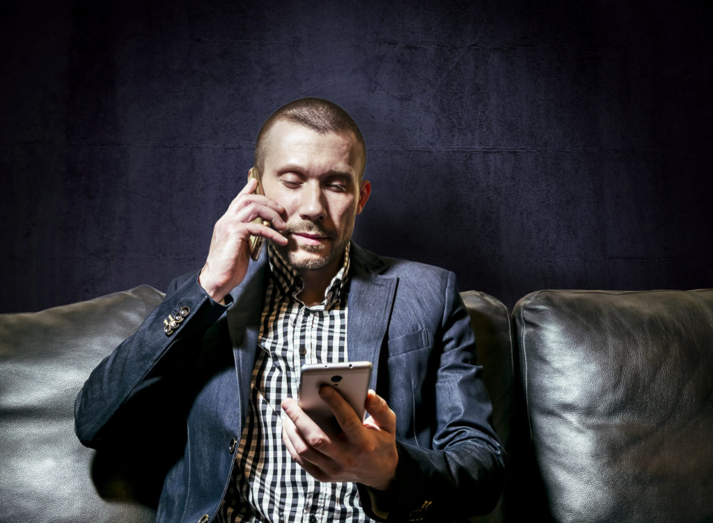 15 Reasons You Should Get A Work Phone (Get A Personal Life)